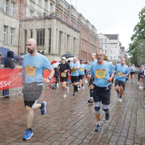 13.09.2026 - Kiel Lauf Yannick Fuchs http://msf.ph/oto/10413276 13.09.2026 10:44:51 Ziel 427, 451, 1323, 1357, 1751, 1753, 2189, 2488, 2952, 3134, 3152, 3282, 3591, 4532, 4829, 6731, 7122, 7279, 7327, 8198, 8445, 8669, 9326, 10082, 10572, 11714, 11731, 12105, 12240, 12543, 12620, 501, 688, 1275, 1335, 1377, 1379, 1439, 1751, 2289, 2545, 2659, 2826, 2837, 2920, 3009, 3469, 3980, 4033, 4243, 4432, 4532, 5183, 5294, 5420, 5567, 5599, 5697, 5699, 5740, 5778, 5859, 6194, 6229, 6580, 6611, 6637, 6711, 6959, 7250, 7291, 7468, 7504, 7677, 7701, 7910, 5220 meine-sportfotos.de