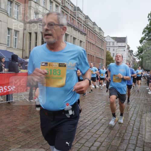 13.09.2026 - Kiel Lauf Yannick Fuchs http://msf.ph/oto/10413293 13.09.2026 10:44:51 Ziel 427, 451, 1323, 1357, 1751, 1753, 2189, 2488, 2952, 3134, 3152, 3282, 3591, 4532, 4829, 6731, 7122, 7279, 7327, 8198, 8445, 8669, 9326, 10082, 10572, 11714, 11731, 12105, 12240, 12543, 12620, 501, 688, 1275, 1335, 1377, 1379, 1439, 1751, 2289, 2545, 2659, 2826, 2837, 2920, 3009, 3469, 3980, 4033, 4243, 4432, 4532, 5183, 5294, 5420, 5567, 5599, 5697, 5699, 5740, 5778, 5859, 6194, 6229, 6580, 6611, 6637, 6711, 6959, 7250, 7291, 7468, 7504, 7677, 7701, 7910, 5220 meine-sportfotos.de