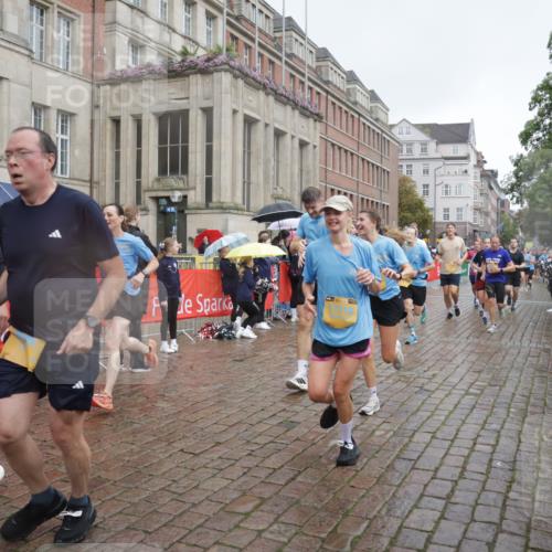 13.09.2026 - Kiel Lauf Yannick Fuchs http://msf.ph/oto/10413375 13.09.2026 10:44:58 Ziel 427, 451, 1181, 1323, 1606, 2952, 3591, 3753, 4829, 6298, 6731, 7327, 7765, 8198, 8941, 9326, 9702, 9703, 9917, 10388, 10572, 11473, 11731, 12240, 12543, 12670, 501, 688, 1275, 1335, 1357, 1377, 1751, 1753, 2189, 2289, 2488, 2545, 2659, 2837, 2920, 3009, 3134, 3152, 3282, 3980, 4033, 4243, 4432, 4532, 4829, 5294, 5420, 5567, 5599, 5699, 6194, 6580, 6637, 6711, 6959, 7122, 7279, 7468, 7677, 7701, 7910, 8445, 8669, 10082, 1482, 1590, 2391, 3285, 3796, 4588, 5220, 5361 meine-sportfotos.de