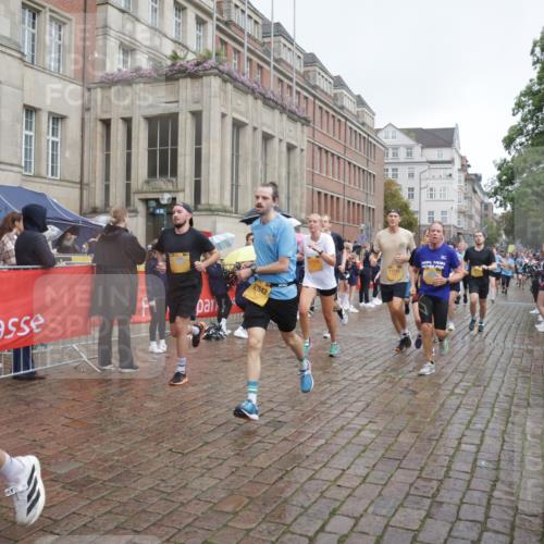 13.09.2026 - Kiel Lauf Yannick Fuchs http://msf.ph/oto/10413399 13.09.2026 10:44:59 Ziel 427, 451, 1181, 1323, 1606, 2952, 3591, 3753, 3872, 6298, 6731, 7327, 7765, 8198, 8941, 9326, 9702, 9703, 9917, 10388, 10572, 11473, 11731, 12240, 12543, 12670, 501, 688, 1335, 1357, 1751, 1753, 2189, 2488, 2659, 2837, 2920, 3009, 3134, 3152, 3282, 3980, 4033, 4243, 4432, 4532, 4829, 5294, 5420, 5567, 5599, 5699, 6194, 6580, 6637, 6711, 6731, 6959, 7122, 7279, 7468, 7677, 7701, 7910, 8445, 8669, 9326, 10082, 1482, 1590, 2391, 3285, 3796, 4588, 5220, 5361 meine-sportfotos.de