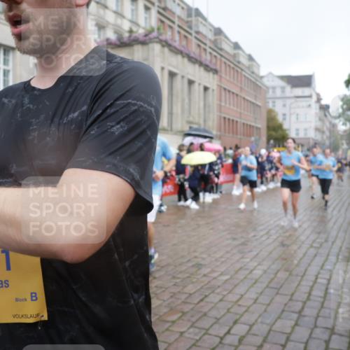 13.09.2026 - Kiel Lauf Yannick Fuchs http://msf.ph/oto/10413447 13.09.2026 10:45:03 Ziel 427, 451, 1181, 1606, 2410, 3753, 3872, 4044, 4681, 6298, 7327, 7765, 8198, 8941, 9702, 9703, 9917, 10388, 10526, 10572, 10666, 10986, 11473, 12670, 427, 501, 688, 1323, 1357, 1751, 1753, 2189, 2488, 2659, 2837, 2920, 2952, 3134, 3152, 3282, 3591, 3980, 4033, 4243, 4432, 4532, 4829, 5420, 5567, 5699, 6194, 6580, 6637, 6711, 6731, 7122, 7279, 7677, 7701, 7910, 8445, 8669, 9326, 10082, 10572, 1482, 1590, 2391, 3285, 3796, 4588, 5220, 5361 meine-sportfotos.de