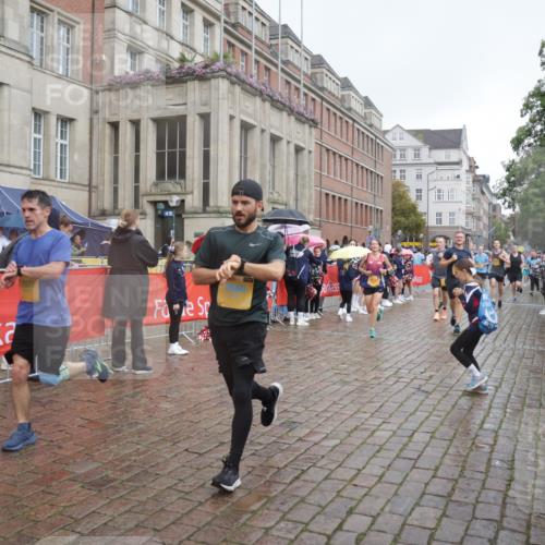13.09.2026 - Kiel Lauf Yannick Fuchs http://msf.ph/oto/10413504 13.09.2026 10:45:07 Ziel 478, 979, 1181, 1606, 1703, 1878, 2410, 3753, 3872, 4044, 4681, 5220, 5296, 5763, 5764, 6298, 7631, 7765, 8744, 8941, 9702, 9703, 9917, 10388, 10526, 10666, 10915, 10986, 11473, 12670, 427, 451, 688, 1181, 1323, 1357, 1751, 1753, 2189, 2488, 2659, 2837, 2920, 2952, 3134, 3152, 3282, 3591, 4033, 4243, 4432, 4532, 4829, 5420, 5567, 6194, 6580, 6637, 6711, 6731, 7122, 7279, 7327, 7701, 7910, 8198, 8445, 8669, 9326, 10082, 10388, 10572, 1482, 1590, 2391, 3285, 3796, 4588, 5361 meine-sportfotos.de