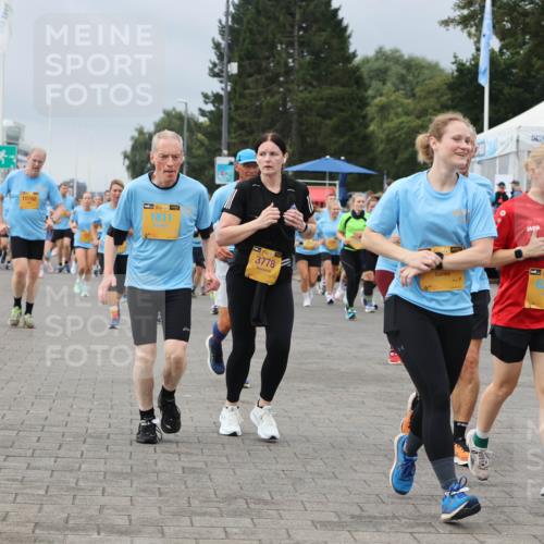 13.09.2026 - Kiel Lauf Andreas Tolksdorf http://msf.ph/oto/10413540 13.09.2026 10:04:18 Kiellinie 10702, 1811, 38, 3778, 39, 6393, 1242 meine-sportfotos.de