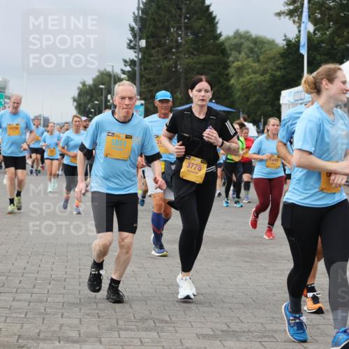 13.09.2026 - Kiel Lauf Andreas Tolksdorf http://msf.ph/oto/10413548 13.09.2026 10:04:18 Kiellinie 10702, 39, 1811, 3778, 1448, 38, 6393 meine-sportfotos.de