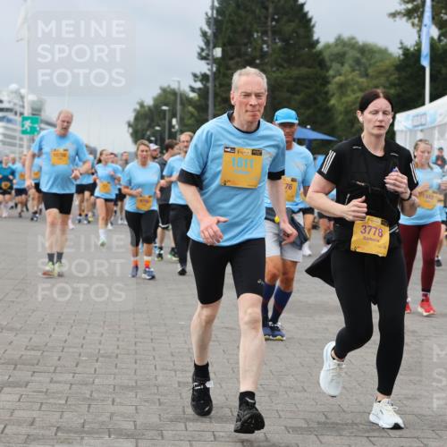 13.09.2026 - Kiel Lauf Andreas Tolksdorf http://msf.ph/oto/10413552 13.09.2026 10:04:19 Kiellinie 10702, 38, 1811, 76, 38, 3778, 1443 meine-sportfotos.de