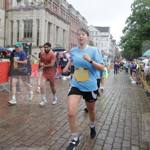 13.09.2026 - Kiel Lauf Yannick Fuchs http://msf.ph/oto/10413613 13.09.2026 10:45:17 Ziel 478, 979, 1482, 1575, 1590, 1703, 1878, 2391, 3263, 3264, 3285, 3628, 3796, 4168, 4588, 5220, 5296, 5361, 5365, 5600, 5763, 5764, 6799, 7620, 7631, 7795, 8457, 8744, 8788, 9378, 9845, 9956, 10183, 10666, 10915, 10948, 11541, 427, 451, 1181, 1323, 1357, 1606, 1753, 2189, 2410, 2488, 2952, 3134, 3152, 3282, 3591, 3753, 3872, 4044, 4681, 4829, 6298, 6731, 7122, 7279, 7327, 7765, 8198, 8445, 8669, 8941, 9326, 9702, 9917, 10082, 10388, 10572, 360, 461, 1682 meine-sportfotos.de