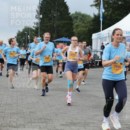 13.09.2026 - Kiel Lauf Andreas Tolksdorf http://msf.ph/oto/10413710 13.09.2026 10:04:28 Kiellinie 6965, 12171, 13, 075, 4525, 39, 3833, 8307, 1, 39, 7899, 38, 9242, 112 meine-sportfotos.de