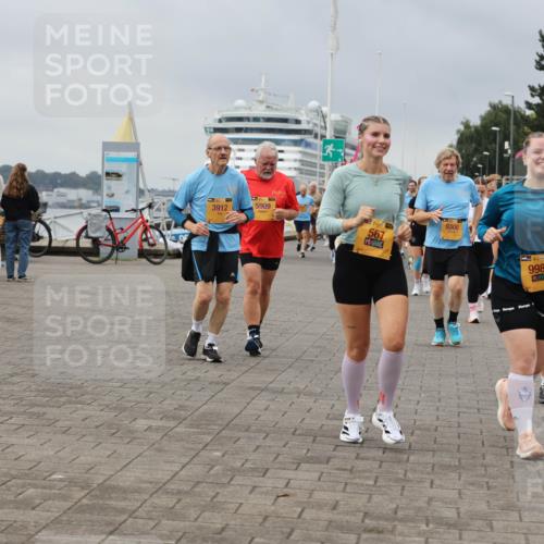 13.09.2026 - Kiel Lauf Andreas Tolksdorf http://msf.ph/oto/10413779 13.09.2026 10:04:32 Kiellinie 3912, 5909, 9300, 567, 39, 9987, 5519 meine-sportfotos.de