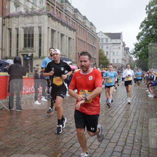 13.09.2026 - Kiel Lauf Yannick Fuchs http://msf.ph/oto/10413843 13.09.2026 10:45:36 Ziel 360, 461, 1015, 1180, 1484, 1682, 1752, 1969, 2599, 2836, 3075, 3182, 3347, 3749, 4151, 4536, 4586, 4699, 4726, 5072, 5957, 6269, 6406, 7027, 7735, 7766, 8282, 8442, 8444, 8762, 9083, 9429, 9727, 9867, 9895, 9914, 10149, 10441, 12044, 12687, 478, 979, 1012, 1267, 1482, 1575, 1590, 1606, 1703, 1878, 2391, 2410, 2836, 3263, 3264, 3285, 3628, 3753, 3796, 3872, 4044, 4168, 4588, 4681, 4726, 5220, 5296, 5361, 5365, 5600, 5763, 5764, 6298, 6799, 7765, 9702 meine-sportfotos.de
