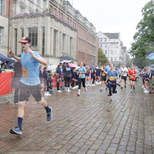 13.09.2026 - Kiel Lauf Yannick Fuchs http://msf.ph/oto/10413922 13.09.2026 10:45:41 Ziel 360, 1015, 1065, 1180, 1229, 1484, 1537, 1682, 1752, 2563, 3182, 3347, 3608, 3749, 3807, 4586, 5072, 5205, 5278, 6269, 6406, 7027, 7503, 7889, 8203, 8282, 8442, 8731, 8762, 9083, 9429, 9727, 9770, 9774, 9895, 9914, 10077, 10149, 10407, 461, 478, 979, 1012, 1267, 1482, 1575, 1590, 1703, 1878, 1969, 2391, 2410, 2599, 2836, 3075, 3263, 3264, 3285, 3628, 3796, 4151, 4168, 4536, 4588, 4681, 4699, 4726, 5220, 5296, 5361, 5365, 5600, 5763, 5764, 5957, 6269, 6799 meine-sportfotos.de