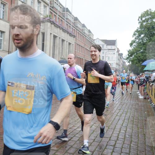 13.09.2026 - Kiel Lauf Yannick Fuchs http://msf.ph/oto/10414034 13.09.2026 10:45:48 Ziel 123, 499, 1015, 1065, 1229, 1484, 1537, 1725, 1752, 2421, 2563, 3347, 3608, 3807, 4586, 5072, 5205, 5278, 7503, 7889, 8203, 8282, 8442, 8731, 8816, 9727, 9770, 9774, 9843, 10046, 10077, 10149, 10407, 10569, 11745, 12150, 12224, 360, 461, 1012, 1180, 1267, 1482, 1575, 1590, 1682, 1969, 2391, 2599, 2836, 3075, 3182, 3263, 3264, 3285, 3347, 3628, 3749, 3796, 4151, 4168, 4536, 4586, 4588, 4699, 4726, 5361, 5365, 5600, 5957, 6269, 6406, 6799, 8282, 498, 550, 9207, 1482, 1590 meine-sportfotos.de