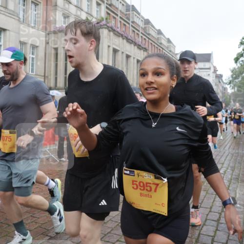 13.09.2026 - Kiel Lauf Yannick Fuchs http://msf.ph/oto/10414236 13.09.2026 10:46:03 Ziel 272, 498, 550, 665, 1030, 1374, 1582, 3781, 3844, 5348, 5510, 5515, 5564, 6385, 6436, 6980, 7073, 7772, 7939, 8403, 8551, 8561, 8655, 8881, 9207, 9375, 9715, 9843, 10046, 10050, 10569, 10615, 10735, 10809, 10975, 11670, 11822, 12748, 123, 360, 461, 499, 1015, 1065, 1180, 1229, 1484, 1537, 1682, 1725, 1752, 1969, 2421, 2563, 2599, 3075, 3182, 3347, 3608, 3749, 3807, 4151, 4586, 4699, 5072, 5205, 5278, 5957, 6269, 6406, 7503, 7889, 8203, 8282, 8442, 8731, 8816, 6269 meine-sportfotos.de