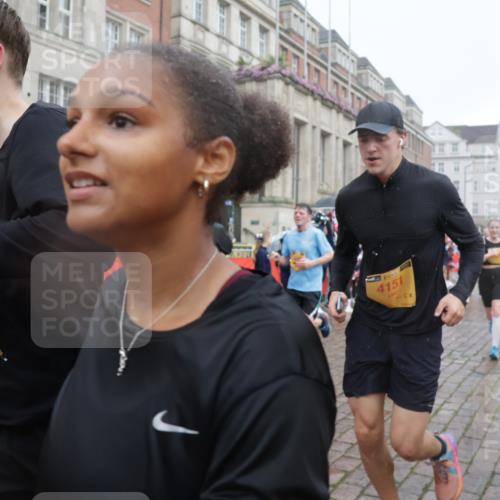 13.09.2026 - Kiel Lauf Yannick Fuchs http://msf.ph/oto/10414244 13.09.2026 10:46:03 Ziel 272, 498, 550, 665, 1030, 1374, 1582, 3781, 3844, 5348, 5510, 5515, 5564, 6385, 6436, 6980, 7073, 7772, 7939, 8403, 8551, 8561, 8655, 8881, 9207, 9375, 9715, 9843, 10046, 10050, 10569, 10615, 10735, 10809, 10975, 11670, 11822, 12748, 123, 360, 461, 499, 1015, 1065, 1180, 1229, 1484, 1537, 1682, 1725, 1752, 1969, 2421, 2563, 2599, 3075, 3182, 3347, 3608, 3749, 3807, 4151, 4586, 4699, 5072, 5205, 5278, 5957, 6269, 6406, 7503, 7889, 8203, 8282, 8442, 8731, 8816, 6269 meine-sportfotos.de