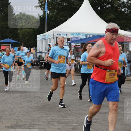 13.09.2026 - Kiel Lauf Andreas Tolksdorf http://msf.ph/oto/10414359 13.09.2026 10:05:19 Kiellinie 4155, 10799, 10704, 4709, 36, 3, 260 meine-sportfotos.de