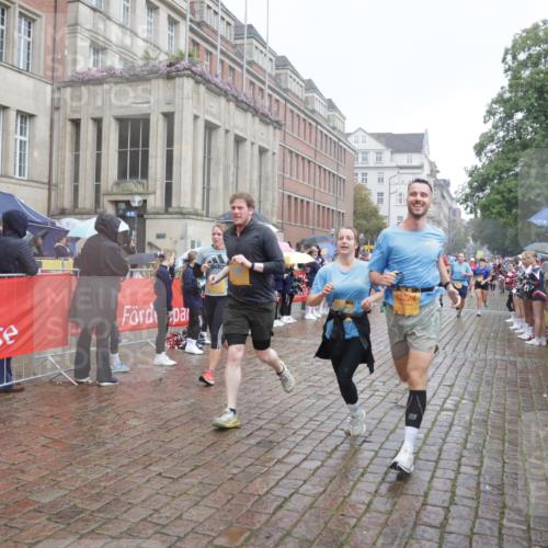 13.09.2026 - Kiel Lauf Yannick Fuchs http://msf.ph/oto/10414543 13.09.2026 10:46:22 Ziel 206, 1013, 1913, 2448, 2776, 3422, 4331, 4397, 4516, 5017, 5421, 7044, 7840, 8277, 8310, 8520, 9361, 9415, 10469, 10699, 10836, 11232, 11642, 12000, 12077, 12306, 12743, 123, 272, 498, 499, 550, 665, 1030, 1374, 1582, 1725, 2421, 3781, 3844, 5348, 5510, 5515, 5564, 6385, 6436, 6980, 7073, 7241, 7772, 7939, 8403, 8551, 8561, 8655, 8816, 8881, 9207, 9375, 9715, 10050, 10809, 4499, 9875, 12466, 1229, 1537, 2563, 7889 meine-sportfotos.de