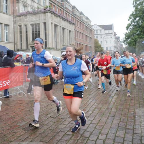 13.09.2026 - Kiel Lauf Yannick Fuchs http://msf.ph/oto/10414749 13.09.2026 10:46:35 Ziel 206, 972, 1325, 1430, 2027, 2037, 2594, 3109, 3117, 3677, 4242, 4499, 4763, 5591, 5974, 7061, 8678, 9415, 9844, 9875, 10758, 11742, 11825, 12307, 12466, 12704, 12743, 272, 498, 550, 665, 1013, 1030, 1374, 1582, 1913, 2448, 2776, 3422, 3844, 4331, 4397, 4516, 5017, 5348, 5421, 5510, 5515, 5564, 6385, 6436, 6980, 7044, 7073, 7241, 7772, 7840, 7939, 8277, 8310, 8520, 8551, 8561, 9207, 9361, 9375, 9715, 10050, 10469, 10699, 10809, 10836, 11232, 11642, 12000 meine-sportfotos.de