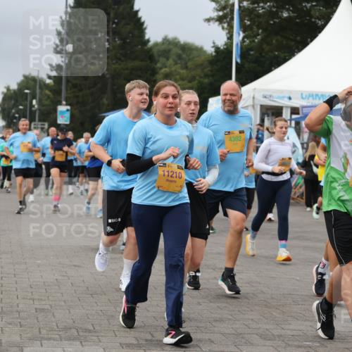13.09.2026 - Kiel Lauf Andreas Tolksdorf http://msf.ph/oto/10414764 13.09.2026 10:05:47 Kiellinie 38, 11210, 39, 4392, 38, 10130 meine-sportfotos.de