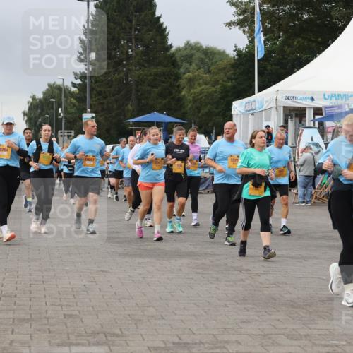13.09.2026 - Kiel Lauf Andreas Tolksdorf http://msf.ph/oto/10414898 13.09.2026 10:05:54 Kiellinie 3, 8704, 5527, 10057, 2041, 1906, 3475, 7367 meine-sportfotos.de