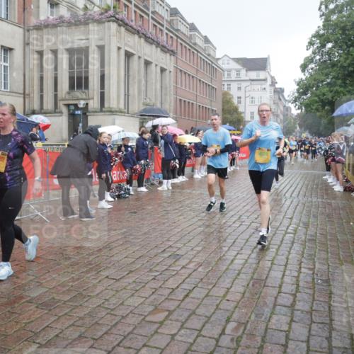 13.09.2026 - Kiel Lauf Yannick Fuchs http://msf.ph/oto/10415027 13.09.2026 10:46:54 Ziel 184, 189, 226, 404, 525, 898, 1169, 1982, 2576, 2702, 2728, 3533, 3878, 3964, 4014, 4147, 5449, 6551, 6874, 7089, 8219, 8364, 9044, 9048, 9474, 10088, 10144, 10197, 10305, 10398, 11075, 11343, 11441, 12693, 206, 972, 1325, 1430, 1913, 2027, 2037, 2551, 2594, 3109, 3117, 3533, 3677, 4242, 4331, 4499, 4674, 4763, 5591, 5974, 6909, 7061, 8277, 8283, 8475, 8520, 8678, 8901, 9415, 9844, 9875, 10469, 10758, 10836, 11232, 12000, 12704, 85, 111, 116, 1913, 8520 meine-sportfotos.de