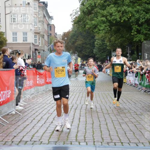 13.09.2026 - Kiel Lauf Yannick Fuchs http://msf.ph/oto/10415203 13.09.2026 09:36:26 Ziel 391, 3866, 9630, 12726, 3056, 5662, 7782, 2430, 7546, 9450, 7782, 9610 meine-sportfotos.de