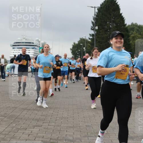 13.09.2026 - Kiel Lauf Andreas Tolksdorf http://msf.ph/oto/10415266 13.09.2026 10:06:20 Kiellinie 893, 6051, 55, 4, 38, 9363 meine-sportfotos.de