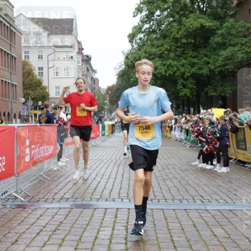 13.09.2026 - Kiel Lauf Yannick Fuchs http://msf.ph/oto/10415282 13.09.2026 09:36:39 Ziel 2430, 3866, 7546, 9450, 391, 3056, 5662, 9630, 12726, 2455, 3900, 5662 meine-sportfotos.de