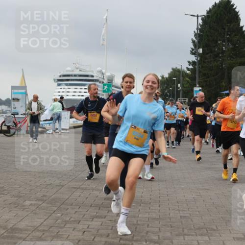 13.09.2026 - Kiel Lauf Andreas Tolksdorf http://msf.ph/oto/10415312 13.09.2026 10:06:21 Kiellinie 6051, 12773, 13, 8933 meine-sportfotos.de