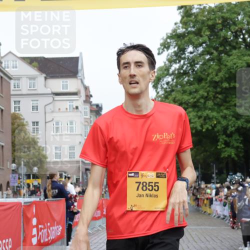 13.09.2026 - Kiel Lauf Yannick Fuchs http://msf.ph/oto/10415388 13.09.2026 09:37:08 Ziel 999, 2455, 3900, 7855, 2430, 7546, 9450, 2417, 3174, 3481, 4737, 5837, 8658, 8661, 9696, 12416, 391, 3866, 9630, 12726 meine-sportfotos.de