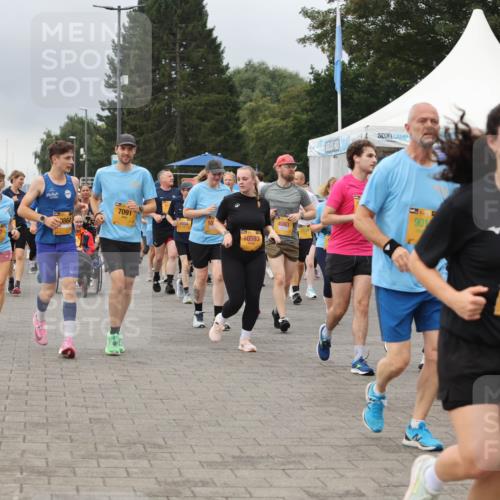 13.09.2026 - Kiel Lauf Andreas Tolksdorf http://msf.ph/oto/10415410 13.09.2026 10:06:27 Kiellinie 3, 4, 070, 0864, 7091, 10593, 4063, 901, 99 meine-sportfotos.de