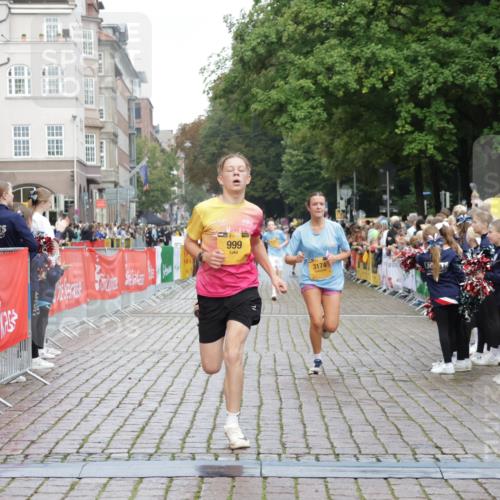 13.09.2026 - Kiel Lauf Yannick Fuchs http://msf.ph/oto/10415415 13.09.2026 09:37:14 Ziel 999, 3174, 3481, 7855, 8658, 2455, 3900, 9450, 2417, 4737, 5837, 7050, 7827, 8661, 9696, 10220, 10778, 12416, 2430, 7546, 9450 meine-sportfotos.de