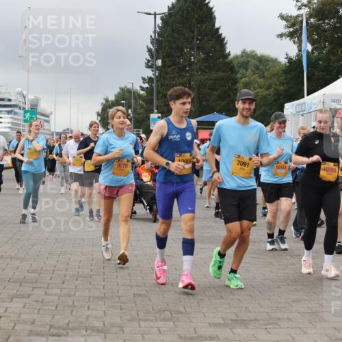 13.09.2026 - Kiel Lauf Andreas Tolksdorf http://msf.ph/oto/10415448 13.09.2026 10:06:28 Kiellinie 9070, 10864, 5732, 10593, 7091, 10154, 7179 meine-sportfotos.de