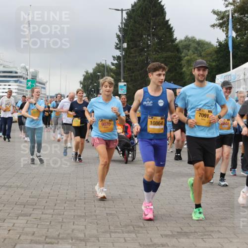13.09.2026 - Kiel Lauf Andreas Tolksdorf http://msf.ph/oto/10415460 13.09.2026 10:06:28 Kiellinie 38, 9070, 10864, 7091, 54, 10593, 5732, 1, 39 meine-sportfotos.de