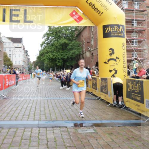 13.09.2026 - Kiel Lauf Yannick Fuchs http://msf.ph/oto/10415463 13.09.2026 09:37:17 Ziel 999, 3174, 3481, 4737, 8658, 9696, 2455, 3900, 7855, 2417, 5837, 7050, 7827, 8661, 10220, 10656, 10778, 12416, 2430, 7546, 9450 meine-sportfotos.de