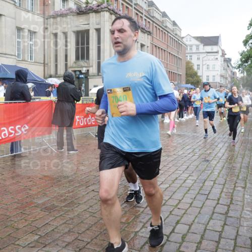 13.09.2026 - Kiel Lauf Yannick Fuchs http://msf.ph/oto/10415578 13.09.2026 10:47:34 Ziel 335, 365, 917, 1944, 3306, 3512, 3565, 3745, 4070, 4077, 4096, 4149, 4187, 4450, 4531, 5239, 5573, 5787, 5980, 6005, 6235, 6792, 6940, 6946, 6978, 7632, 8058, 8309, 9104, 9114, 9643, 9946, 9959, 10115, 10720, 11271, 11382, 12377, 12498, 85, 111, 116, 525, 816, 821, 1107, 1280, 1367, 1563, 1674, 1803, 2000, 2183, 2185, 2429, 2713, 2947, 3064, 3136, 3183, 3463, 4150, 4380, 4450, 4773, 4789, 4894, 5089, 5195, 5424, 5505, 5649, 5914, 6142, 6742, 6981, 7288, 85 meine-sportfotos.de