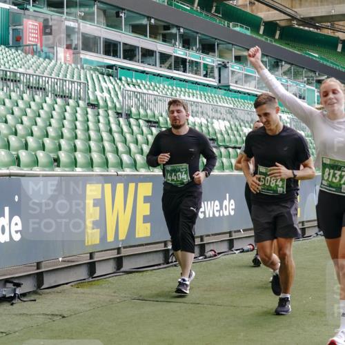 13.09.2026 - 21. swb-Marathon Bremen Michael Burmester http://msf.ph/oto/10415589 13.09.2026 13:19:22 Laufen im Stadion 333, 404, 464, 486, 512, 546, 732, 753, 837, 921, 938, 1066, 1156, 1431, 1506, 1756, 1765, 1815, 1844, 1868, 1916, 2028, 2056, 2123, 2137, 2224, 2240, 2294, 2315, 2357, 2358, 2453, 2533, 2557, 2563, 2614, 2622, 2626, 2689, 2694, 2702, 2703, 2722, 2756, 2786, 2843, 2845, 2849, 2857, 2879, 2880, 2893, 2944, 2983, 2999, 3031, 3046, 3059, 3072, 3096, 3100, 3116, 3146, 3189, 3198, 3210, 3243, 3263, 3285, 3287, 3310, 3315, 3476, 3537, 3619, 3633, 3740, 3879, 4478 meine-sportfotos.de