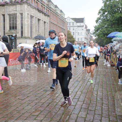 13.09.2026 - Kiel Lauf Yannick Fuchs http://msf.ph/oto/10415605 13.09.2026 10:47:36 Ziel 335, 365, 917, 1944, 3306, 3512, 3565, 3745, 4070, 4077, 4096, 4149, 4187, 5239, 5573, 5787, 5980, 6005, 6235, 6384, 6792, 6940, 6946, 6949, 6978, 7632, 8309, 9104, 9114, 9643, 9946, 9959, 10115, 10651, 10720, 11271, 11382, 12377, 12498, 85, 111, 116, 816, 821, 1107, 1280, 1367, 1563, 1674, 1803, 2000, 2183, 2185, 2429, 2713, 2947, 3064, 3136, 3183, 3463, 4070, 4150, 4380, 4450, 4531, 4773, 4789, 5089, 5195, 5424, 5505, 5649, 5914, 6142, 6742, 6981, 7288, 8058, 85 meine-sportfotos.de