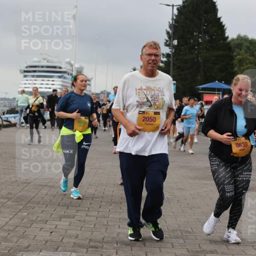 13.09.2026 - Kiel Lauf Andreas Tolksdorf http://msf.ph/oto/10415707 13.09.2026 10:06:38 Kiellinie 4899, 38, 2050, 38, 8630, 10951 meine-sportfotos.de