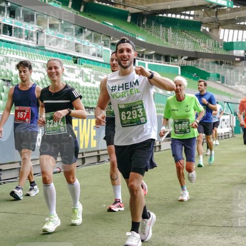 13.09.2026 - 21. swb-Marathon Bremen Michael Burmester http://msf.ph/oto/10415714 13.09.2026 12:58:06 Laufen im Stadion 141, 148, 334, 511, 672, 769, 776, 789, 790, 857, 909, 1010, 1119, 1191, 1199, 1254, 1281, 1535, 1601, 1642, 1647, 1752, 1809, 1881, 1900, 1931, 1933, 2046, 2051, 2075, 2324, 2343, 2367, 2371, 2397, 2402, 2423, 2425, 2493, 2577, 2634, 2640, 2671, 2761, 2771, 2807, 2903, 2904, 3021, 3051, 3078, 3120, 3138, 3148, 3182, 3186, 3319, 3338, 3435, 3450, 3458, 3514, 3534, 3560, 3634, 3655, 3685, 3690, 3695, 3760, 3813, 3866, 3933, 3939, 4101, 4316, 4319, 205 meine-sportfotos.de