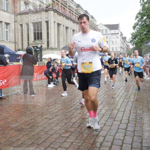 13.09.2026 - Kiel Lauf Yannick Fuchs http://msf.ph/oto/10415788 13.09.2026 10:47:47 Ziel 335, 708, 1059, 3682, 4096, 4425, 4583, 5240, 5747, 5787, 6036, 6384, 6778, 6904, 6946, 6949, 6967, 6978, 7001, 8387, 9076, 9643, 10651, 11705, 11724, 11829, 12498, 12510, 12593, 335, 365, 821, 917, 1280, 1367, 1803, 1944, 2000, 2183, 2185, 2429, 2713, 2947, 3064, 3136, 3183, 3306, 3463, 3512, 3565, 3745, 4070, 4077, 4149, 4150, 4187, 4450, 4531, 4773, 5195, 5239, 5505, 5573, 5649, 5787, 5980, 6005, 6142, 6235, 6792, 6940, 6981, 7288, 7632, 8058, 9104 meine-sportfotos.de