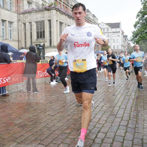 13.09.2026 - Kiel Lauf Yannick Fuchs http://msf.ph/oto/10415793 13.09.2026 10:47:47 Ziel 335, 708, 1059, 3682, 4096, 4425, 4583, 5240, 5747, 5787, 6036, 6384, 6778, 6904, 6946, 6949, 6967, 6978, 7001, 8387, 9076, 9643, 10651, 11705, 11724, 11829, 12498, 12510, 12593, 335, 365, 821, 917, 1280, 1367, 1803, 1944, 2000, 2183, 2185, 2429, 2713, 2947, 3064, 3136, 3183, 3306, 3463, 3512, 3565, 3745, 4070, 4077, 4149, 4150, 4187, 4450, 4531, 4773, 5195, 5239, 5505, 5573, 5649, 5787, 5980, 6005, 6142, 6235, 6792, 6940, 6981, 7288, 7632, 8058, 9104 meine-sportfotos.de