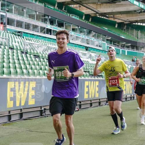 13.09.2026 - 21. swb-Marathon Bremen Michael Burmester http://msf.ph/oto/10415840 13.09.2026 13:19:29 Laufen im Stadion 333, 464, 486, 512, 546, 732, 753, 921, 938, 1066, 1129, 1156, 1431, 1506, 1756, 1765, 1815, 1868, 1916, 2028, 2123, 2137, 2224, 2240, 2294, 2315, 2357, 2358, 2453, 2533, 2557, 2563, 2614, 2622, 2626, 2689, 2694, 2695, 2702, 2703, 2722, 2756, 2786, 2843, 2845, 2849, 2857, 2879, 2880, 2944, 2983, 2999, 3031, 3046, 3059, 3072, 3096, 3100, 3116, 3189, 3198, 3243, 3263, 3264, 3285, 3287, 3310, 3315, 3476, 3537, 3619, 3740, 3879, 4478 meine-sportfotos.de