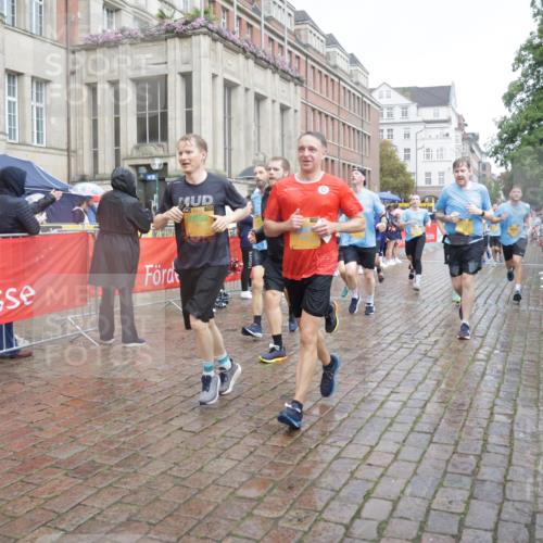 13.09.2026 - Kiel Lauf Yannick Fuchs http://msf.ph/oto/10415845 13.09.2026 10:47:51 Ziel 696, 708, 1059, 3682, 3715, 4425, 4583, 4713, 5240, 5747, 6036, 6384, 6778, 6904, 6967, 7001, 8387, 9076, 9915, 10651, 11603, 11705, 11724, 11829, 12510, 12593, 12758, 335, 365, 821, 917, 1280, 1944, 2000, 2183, 2185, 2429, 2713, 2947, 3064, 3136, 3183, 3306, 3463, 3512, 3565, 3745, 4070, 4077, 4096, 4149, 4150, 4187, 4450, 4531, 5239, 5505, 5573, 5787, 5980, 6005, 6235, 6384, 6792, 6940, 6946, 6949, 6978, 6981, 7288, 7632, 8058, 9104, 10651, 960, 1644 meine-sportfotos.de