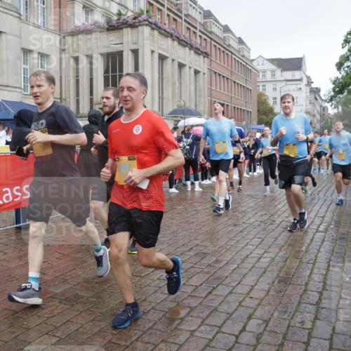 13.09.2026 - Kiel Lauf Yannick Fuchs http://msf.ph/oto/10415854 13.09.2026 10:47:51 Ziel 696, 708, 1059, 3682, 3715, 4425, 4583, 4713, 5240, 5747, 6036, 6384, 6778, 6904, 6967, 7001, 8387, 9076, 9915, 10651, 11603, 11705, 11724, 11829, 12510, 12593, 12758, 335, 365, 821, 917, 1280, 1944, 2000, 2183, 2185, 2429, 2713, 2947, 3064, 3136, 3183, 3306, 3463, 3512, 3565, 3745, 4070, 4077, 4096, 4149, 4150, 4187, 4450, 4531, 5239, 5505, 5573, 5787, 5980, 6005, 6235, 6384, 6792, 6940, 6946, 6949, 6978, 6981, 7288, 7632, 8058, 9104, 10651, 960, 1644 meine-sportfotos.de