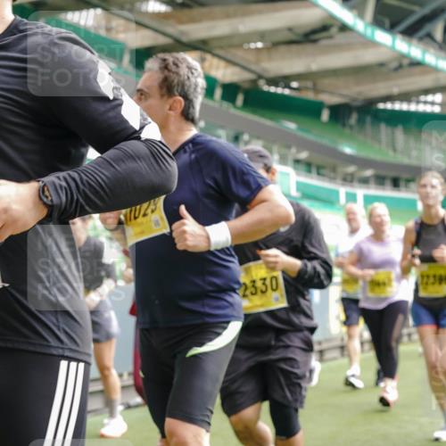 13.09.2026 - 21. swb-Marathon Bremen Michael Burmester http://msf.ph/oto/10415925 13.09.2026 10:41:55 Laufen im Stadion 10148, 10155, 10163, 10247, 10303, 10313, 10330, 10354, 10395, 10396, 10399, 10414, 10419, 10422, 10424, 10455, 10461, 10462, 10483, 10490, 10519, 10527, 10545, 10546, 10547, 10586, 10611, 10644, 10665, 10694, 10705, 10706, 10719, 10722, 10752, 10766, 10768, 10776, 10804, 10854, 10859, 10889, 10909, 10963, 10977, 11026, 11027, 11041, 11043, 11048, 11078, 11084, 11085, 11090, 11097, 11098, 11140, 11192 meine-sportfotos.de