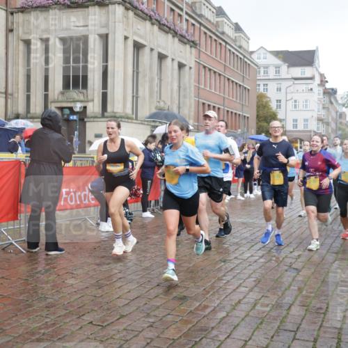 13.09.2026 - Kiel Lauf Yannick Fuchs http://msf.ph/oto/10415996 13.09.2026 10:47:59 Ziel 596, 696, 708, 995, 1059, 1273, 1586, 2625, 3012, 3014, 3715, 4713, 5240, 5747, 6418, 6507, 6778, 7104, 7668, 9915, 10634, 11098, 11603, 11829, 12510, 12758, 335, 365, 917, 1944, 3306, 3512, 3565, 3682, 3745, 4070, 4077, 4096, 4149, 4187, 4425, 4450, 4531, 4583, 5239, 5240, 5573, 5787, 5980, 6005, 6036, 6235, 6384, 6792, 6904, 6940, 6946, 6949, 6967, 6978, 7001, 7632, 8058, 8387, 9076, 9104, 10651, 11705, 11724, 12593, 199, 960, 1644, 2097, 2253, 2183, 4070 meine-sportfotos.de