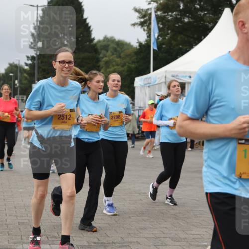 13.09.2026 - Kiel Lauf Andreas Tolksdorf http://msf.ph/oto/10416000 13.09.2026 10:06:57 Kiellinie 84, 38, 2512, 3708, 39, 11172, 0, 2026 meine-sportfotos.de