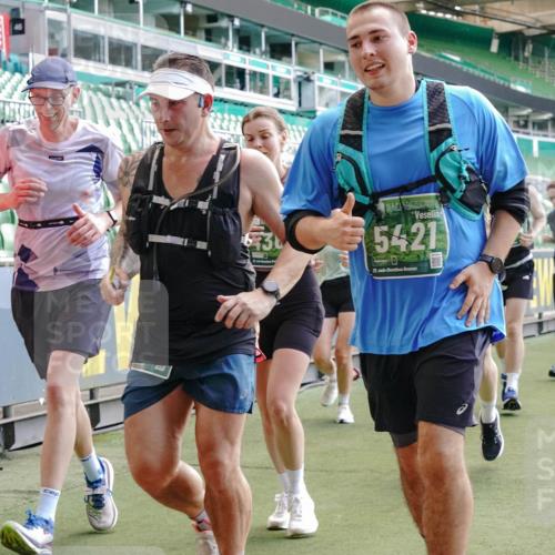 13.09.2026 - 21. swb-Marathon Bremen Michael Burmester http://msf.ph/oto/10416154 13.09.2026 13:19:38 Laufen im Stadion 333, 464, 486, 512, 546, 921, 938, 1066, 1129, 1156, 1409, 1431, 1446, 1506, 1697, 1756, 1765, 1815, 1916, 2010, 2028, 2064, 2123, 2137, 2224, 2240, 2294, 2315, 2349, 2453, 2501, 2533, 2557, 2563, 2614, 2622, 2626, 2689, 2694, 2695, 2702, 2703, 2722, 2756, 2786, 2843, 2845, 2857, 2879, 2944, 2983, 2999, 3017, 3018, 3031, 3035, 3037, 3046, 3059, 3072, 3096, 3100, 3116, 3139, 3189, 3198, 3243, 3263, 3264, 3285, 3287, 3310, 3315, 3619, 3740, 3879, 4478 meine-sportfotos.de