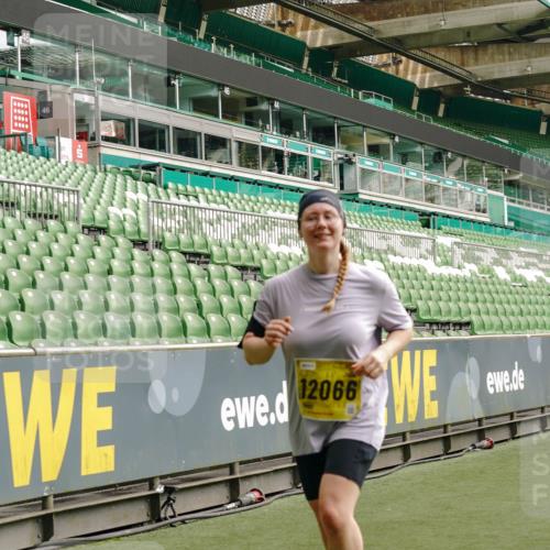 13.09.2026 - 21. swb-Marathon Bremen Michael Burmester http://msf.ph/oto/10416205 13.09.2026 10:42:04 Laufen im Stadion 10148, 10155, 10163, 10247, 10303, 10313, 10330, 10354, 10395, 10396, 10399, 10414, 10419, 10422, 10461, 10462, 10483, 10490, 10491, 10519, 10527, 10545, 10546, 10547, 10557, 10586, 10611, 10644, 10665, 10694, 10705, 10706, 10719, 10722, 10752, 10766, 10768, 10773, 10776, 10784, 10804, 10805, 10854, 10859, 10880, 10889, 10909, 10963, 10977, 11026, 11027, 11041, 11043, 11048, 11078, 11084, 11085, 11090, 11097, 11098, 11140, 11192 meine-sportfotos.de