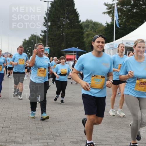 13.09.2026 - Kiel Lauf Andreas Tolksdorf http://msf.ph/oto/10416224 13.09.2026 10:07:06 Kiellinie 677, 2175, 2176, 35, 2032, 38, 38, 3536 meine-sportfotos.de