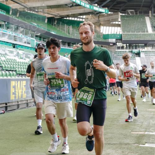 13.09.2026 - 21. swb-Marathon Bremen Michael Burmester http://msf.ph/oto/10416245 13.09.2026 13:19:40 Laufen im Stadion 333, 464, 486, 512, 546, 921, 938, 1066, 1129, 1156, 1409, 1431, 1446, 1506, 1697, 1756, 1765, 1815, 1916, 2010, 2028, 2064, 2123, 2137, 2224, 2240, 2294, 2315, 2349, 2453, 2501, 2533, 2557, 2563, 2614, 2622, 2626, 2689, 2694, 2695, 2702, 2703, 2722, 2756, 2786, 2843, 2845, 2857, 2879, 2944, 2983, 2999, 3017, 3018, 3031, 3035, 3036, 3037, 3046, 3059, 3072, 3096, 3100, 3116, 3139, 3189, 3198, 3243, 3263, 3264, 3285, 3287, 3310, 3315, 3619, 3740, 3879, 4478 meine-sportfotos.de